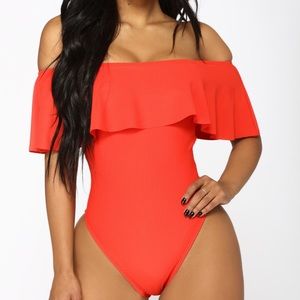 *HOST PICK* 🥳🥳🥳 Off The Shoulder Swimsuit